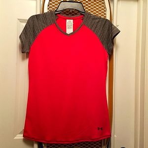 Women's UA Tech™ Twist V-Neck